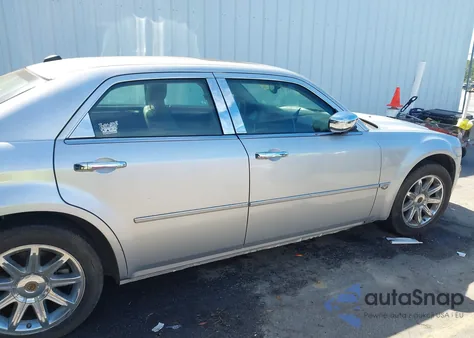 2005 Chrysler 300C z USA, uszkodzony, nr VIN 2C3AA63H05H665672